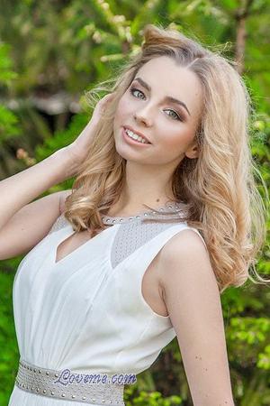 156889 - Anna Alter: 25 - Ukraine