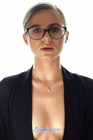 194034 - Vladislava Alter: 24 - Ukraine