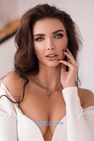 199992 - Karolina Alter: 27 - Ukraine