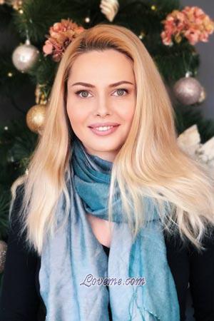 200243 - Anna Alter: 39 - Ukraine