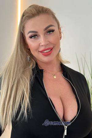 223104 - Viktoriia Alter: 41 - Ukraine