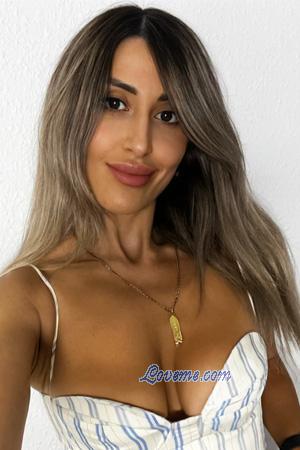 223877 - Kamilla Alter: 37 - Ukraine