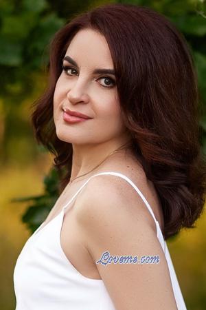 224242 - Olena Alter: 44 - Ukraine