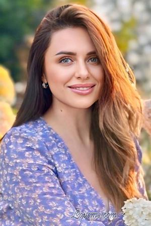 224551 - Yulia Alter: 36 - Ukraine