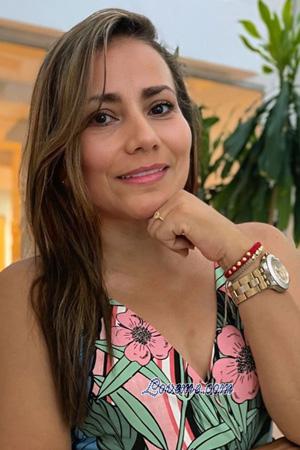 225201 - Yeris Alter: 44 - Kolumbien