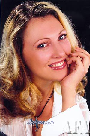 54704 - Elena Alter: 32 - Ukraine