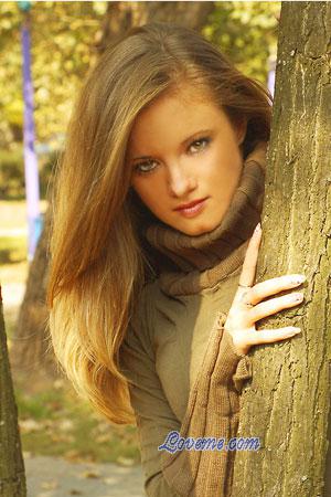 99018 - Lubov Alter: 24 - Ukraine
